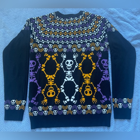 Halloween dancing skeleton sweater, fun.com brand - Picture 6 of 10